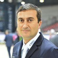 Salto ostacoli, Bucci in grigio