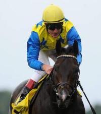 Novellist vince a tempo di record le King George