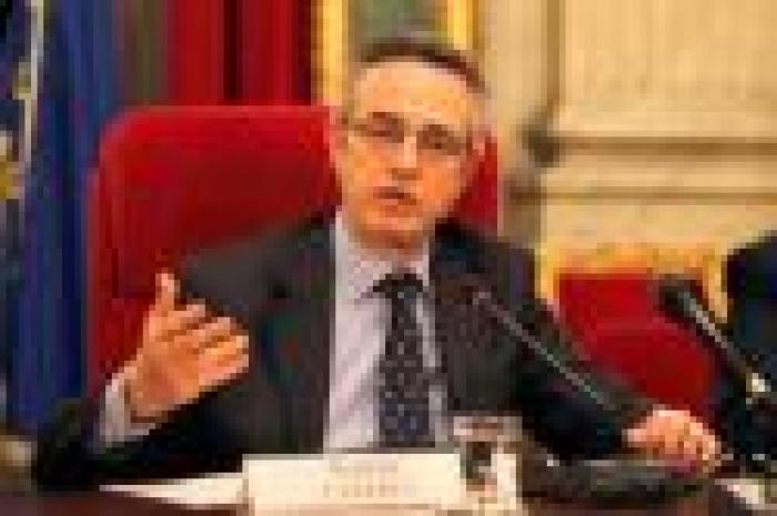 Il Ministro Catania bacchetta<br> l'ippica: Ma volete mettervi d'accordo? Il Ministro Catania bacchetta<br> l'ippica: Ma volete mettervi d'accordo?