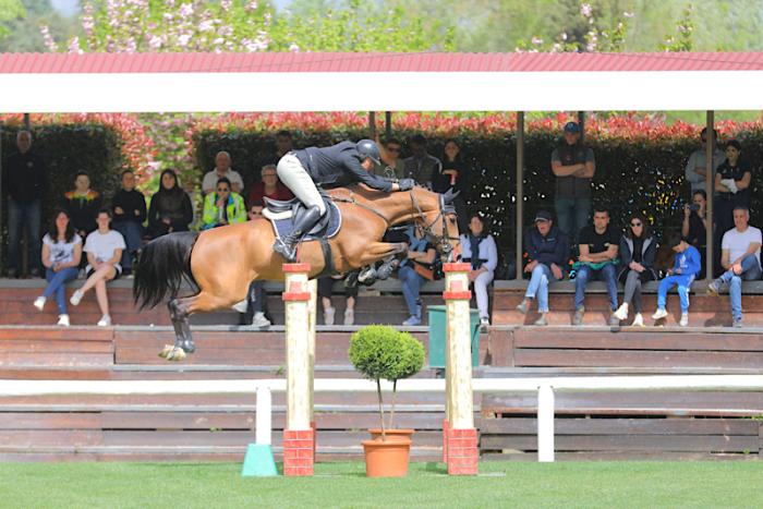 Campionati Italiani di salto ostacoli ACME: Giuseppe Rolli in testa dopo la prima prova degli Assoluti Campionati Italiani di salto ostacoli ACME: Giuseppe Rolli in testa dopo la prima prova degli Assoluti