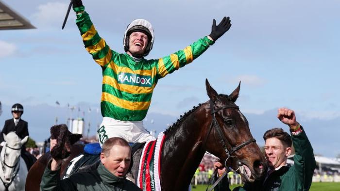 I Am Maximus trionfa ancora nel Grand National di Aintree I Am Maximus trionfa ancora nel Grand National di Aintree