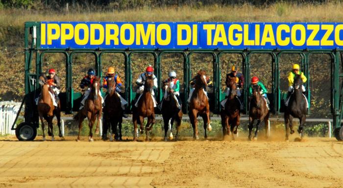 Un bel venerd&igrave; di corse a Tagliacozzo, spettacolo e partenti sui 2150 metri