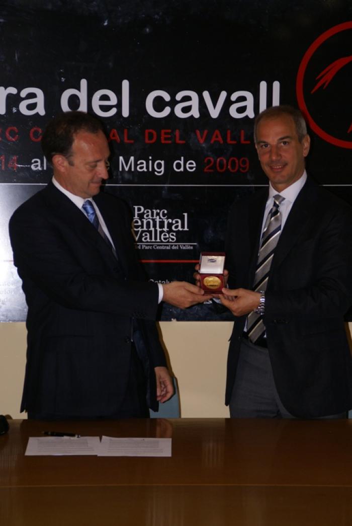 Una fase della cerimonia. a destra guardando la foto Maurizio Rosellini Una fase della cerimonia. a destra guardando la foto Maurizio Rosellini