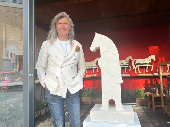 La Bottega di Stefano Conticelli, un mondo in cui cuoio, lana e legno diventano magia La Bottega di Stefano Conticelli, un mondo in cui cuoio, lana e legno diventano magia