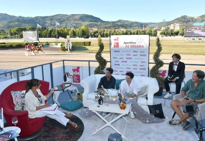 Nel salotto di Lady Barbara, riparte Aperitivo al Sesana