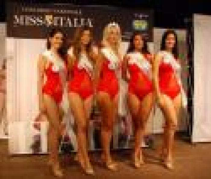 Miss Italia a Vinovo, in 5.000 all'ippodromo