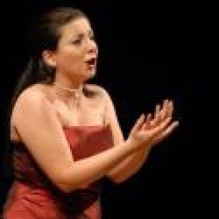 Montegiorgio, premiata la cantante Grazia Doronzio Montegiorgio, premiata la cantante Grazia Doronzio