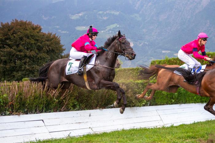 La domenica di Maia, bel doppio per la brava jockette Lenka Neprasova La domenica di Maia, bel doppio per la brava jockette Lenka Neprasova
