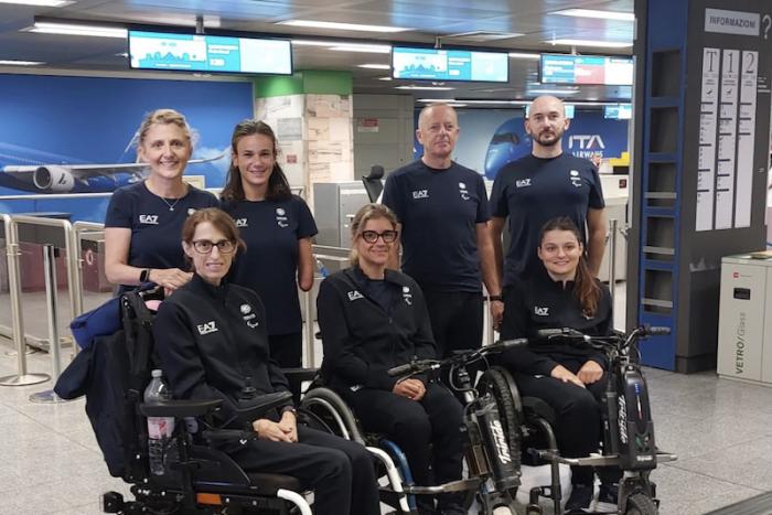 Atterrata a Parigi nazionale  azzurra di Paradressage