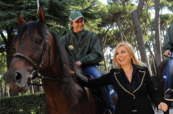 sopra l\'on Martini con i cavalli di Relived Horse. sotto cliccando al tavolo della conferenza stampa di Fieracavalli. Foto Tatiana Pavoni per cavallo2000 sopra l\'on Martini con i cavalli di Relived Horse. sotto cliccando al tavolo della conferenza stampa di Fieracavalli. Foto Tatiana Pavoni per cavallo2000