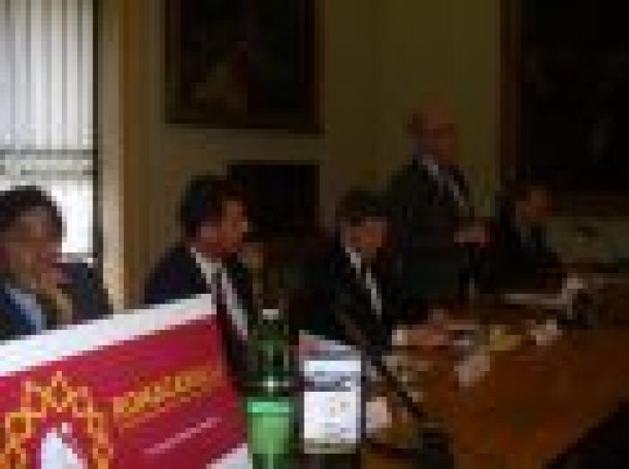 In home page e qui sopra il tavolo della Presidenza. sotto cliccando Raimondo D'Inzeo e il Sindaco di Roma Gianni Alemanno