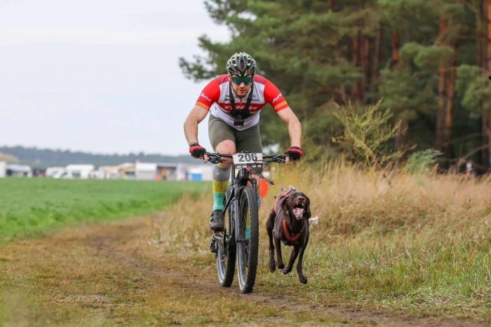 Sporting Club Monterosa: i cani scendono in pista Sporting Club Monterosa: i cani scendono in pista