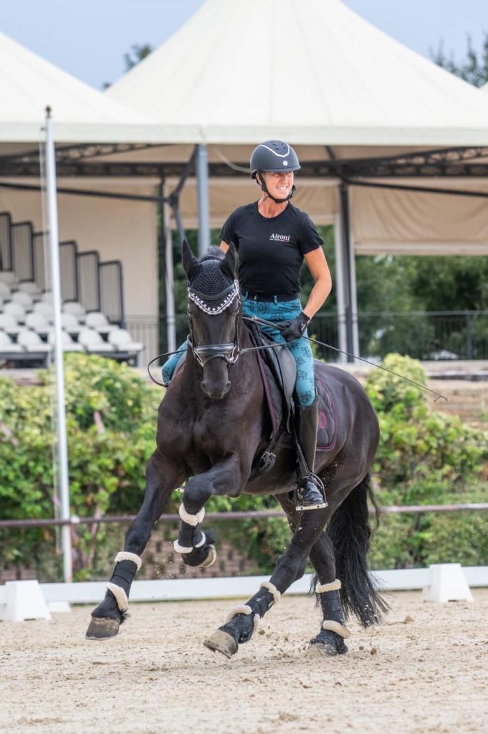 Trionfo di  Rikkert e Claudia Montanari alla rassegna de cavallo frisone Trionfo di  Rikkert e Claudia Montanari alla rassegna de cavallo frisone