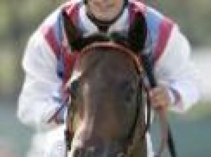 La commozione di M. Demuro dopo la vittoria nel Derby. Foto Stefano Grasso per cavallo2000 La commozione di M. Demuro dopo la vittoria nel Derby. Foto Stefano Grasso per cavallo2000